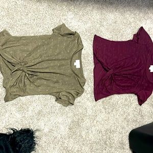 Jun&Ivy red and green t-shirts